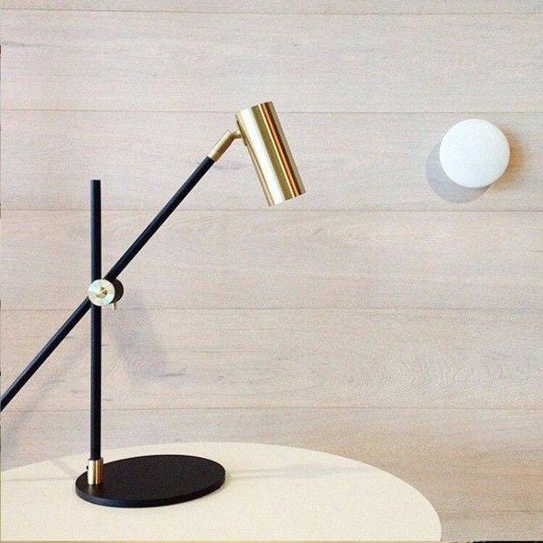 Lampe Azé, Luminaire à Poser sur le Chevet ou le Bureau. 2 coloris