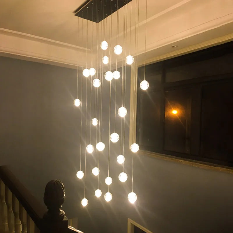 lustre long en cristal pour une ambiance moderne et élégante