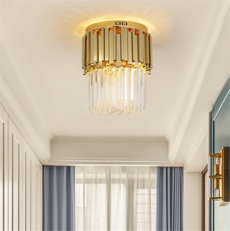 lustre en cristal doré moderne design pour intérieur élégant