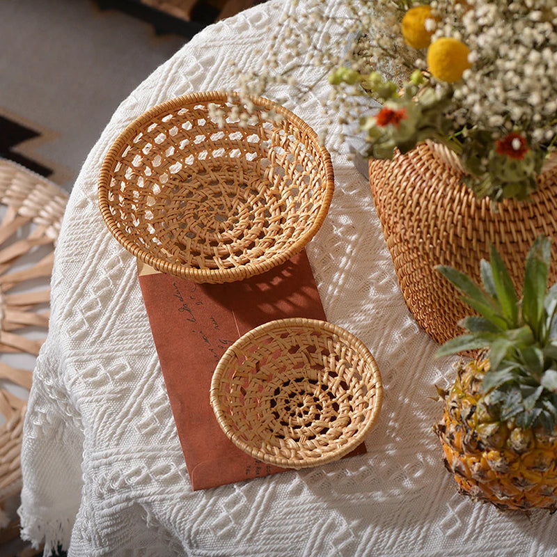 panier rond en rotin tressé pour rangement et pique-nique