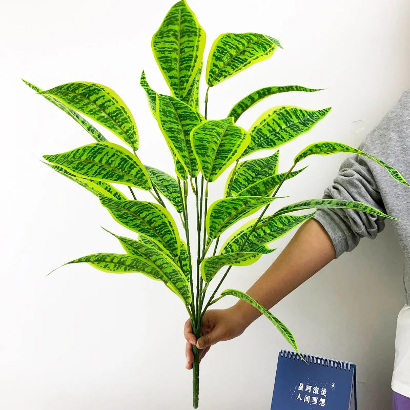 grande plante tropicale artificielle avec feuilles pour décoration intérieure