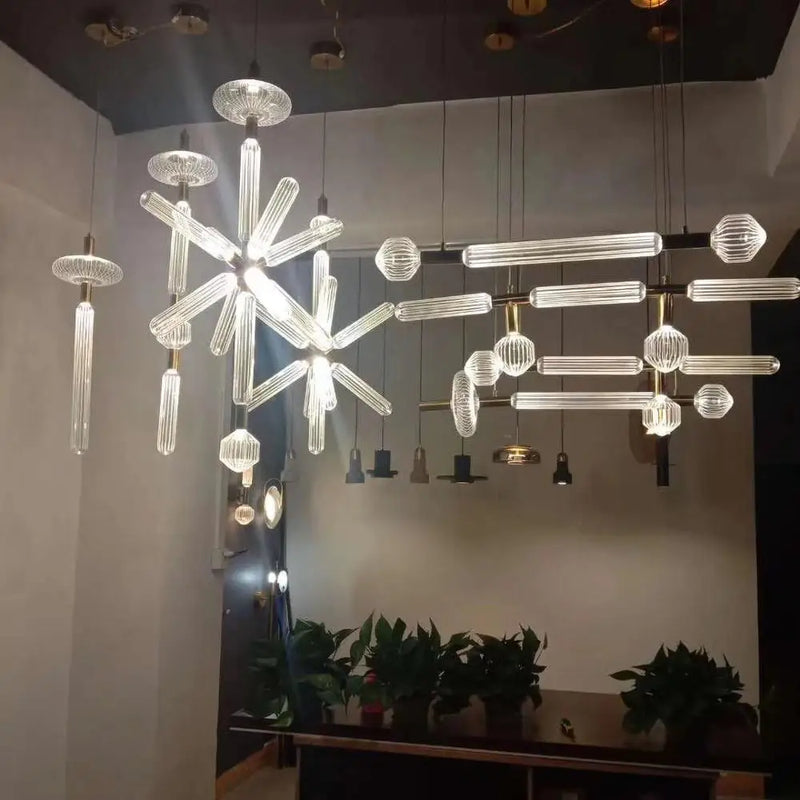 lustre en verre transparent design moderne pour espaces commerciaux et privés