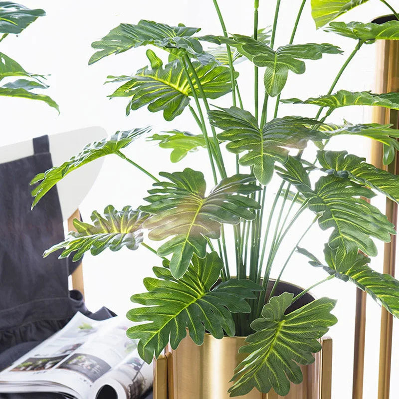 plantes monstera artificielles pour décoration tropicale et festive