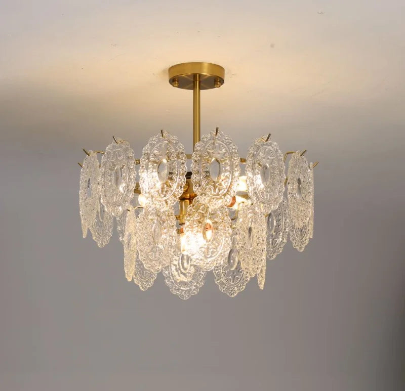 lustre en cristal moderne design luxe pour une ambiance élégante