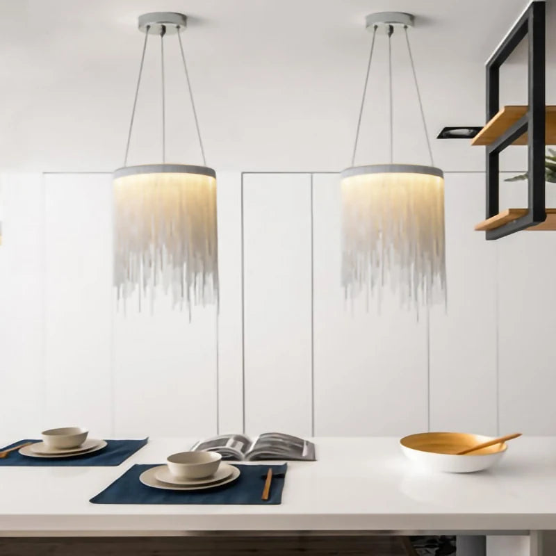 lustre moderne en aluminium avec pampilles rondes et éclairage led