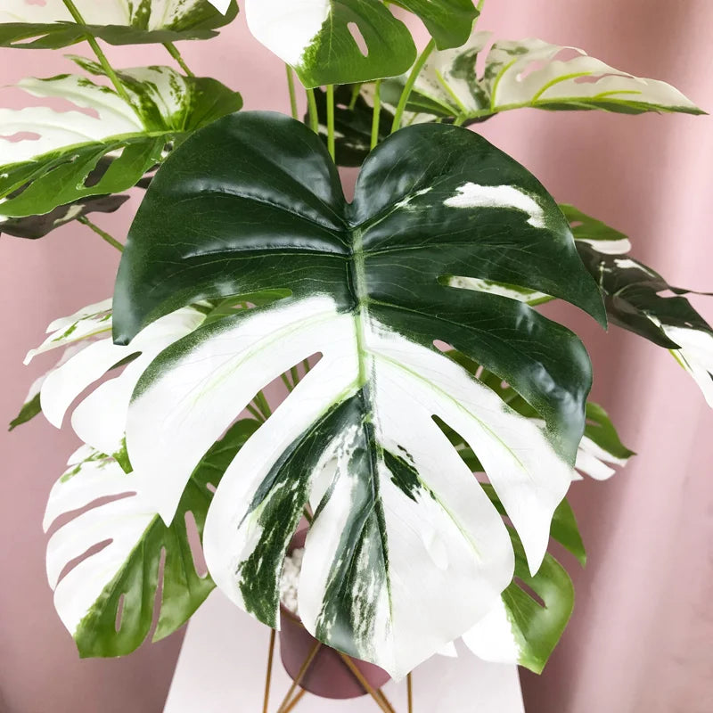 plantes monstera artificielles pour décoration tropicale et festive