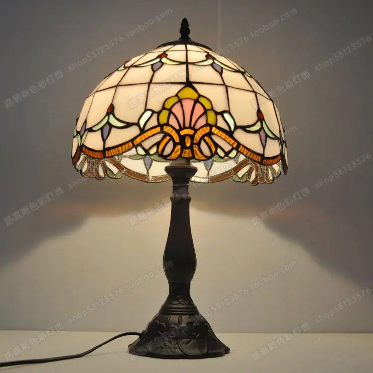 lampe de chevet tiffany style baroque en verre soudé avec base en métal