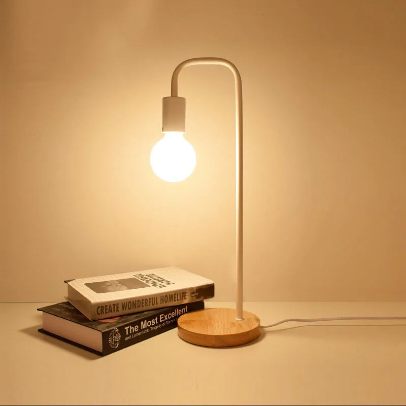 lampe de bureau vintage en bois et métal style campagne américaine