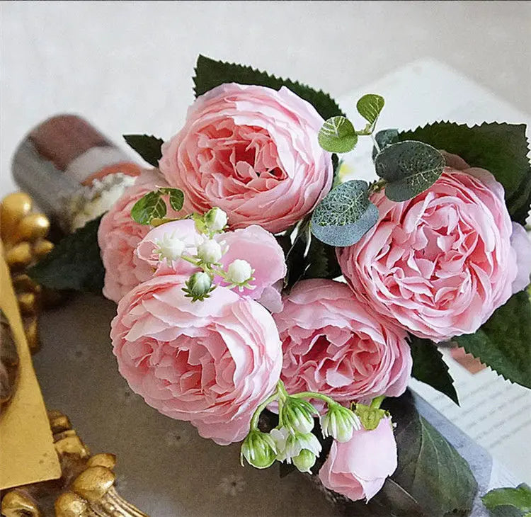 beau bouquet de fleurs artificielles pour mariage et décoration