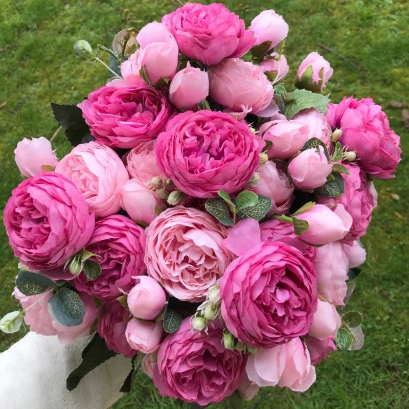 beau bouquet de fleurs artificielles pour mariage et décoration