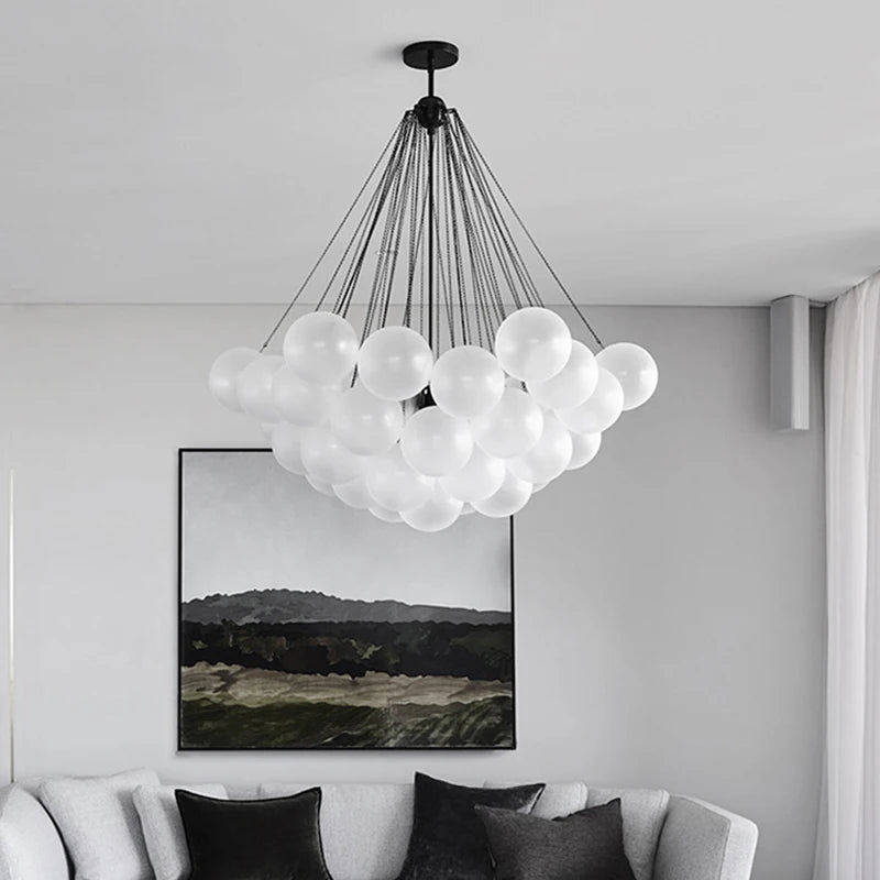 lustre à bulles de verre design nordique pour un intérieur moderne