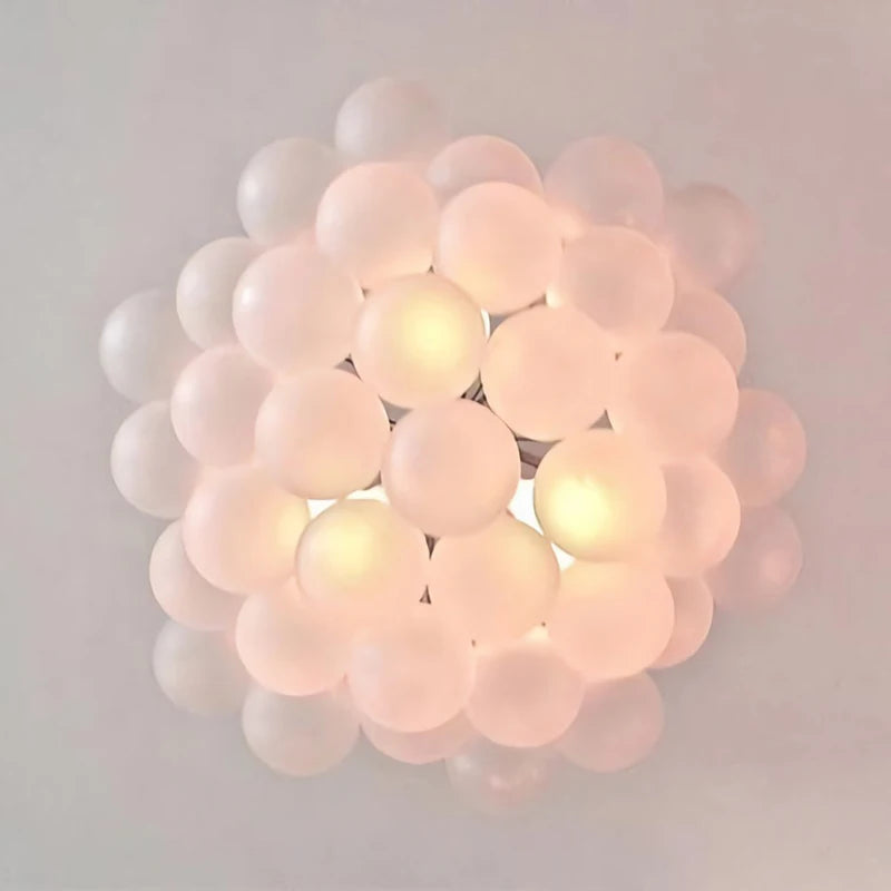 lustre à bulles de verre design nordique pour un intérieur moderne