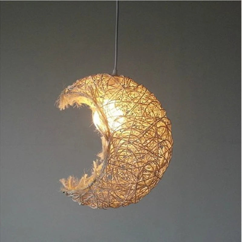 Lustre créatif en rotin en forme de lune