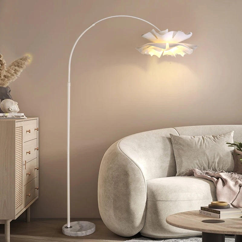 lampadaire scandinave créatif pour une ambiance chaleureuse