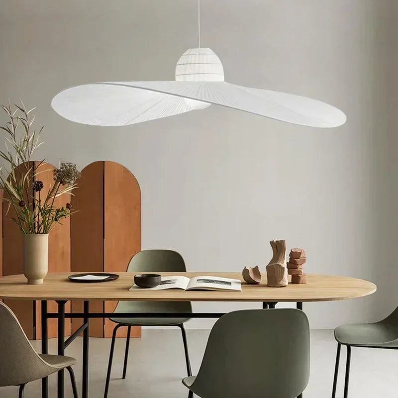 lustre en chapeau de paille nordique pour décoration intérieure