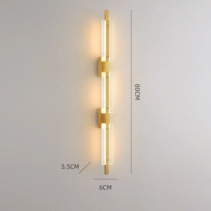 applique murale en verre et cuivre design minimaliste pour intérieur élégant