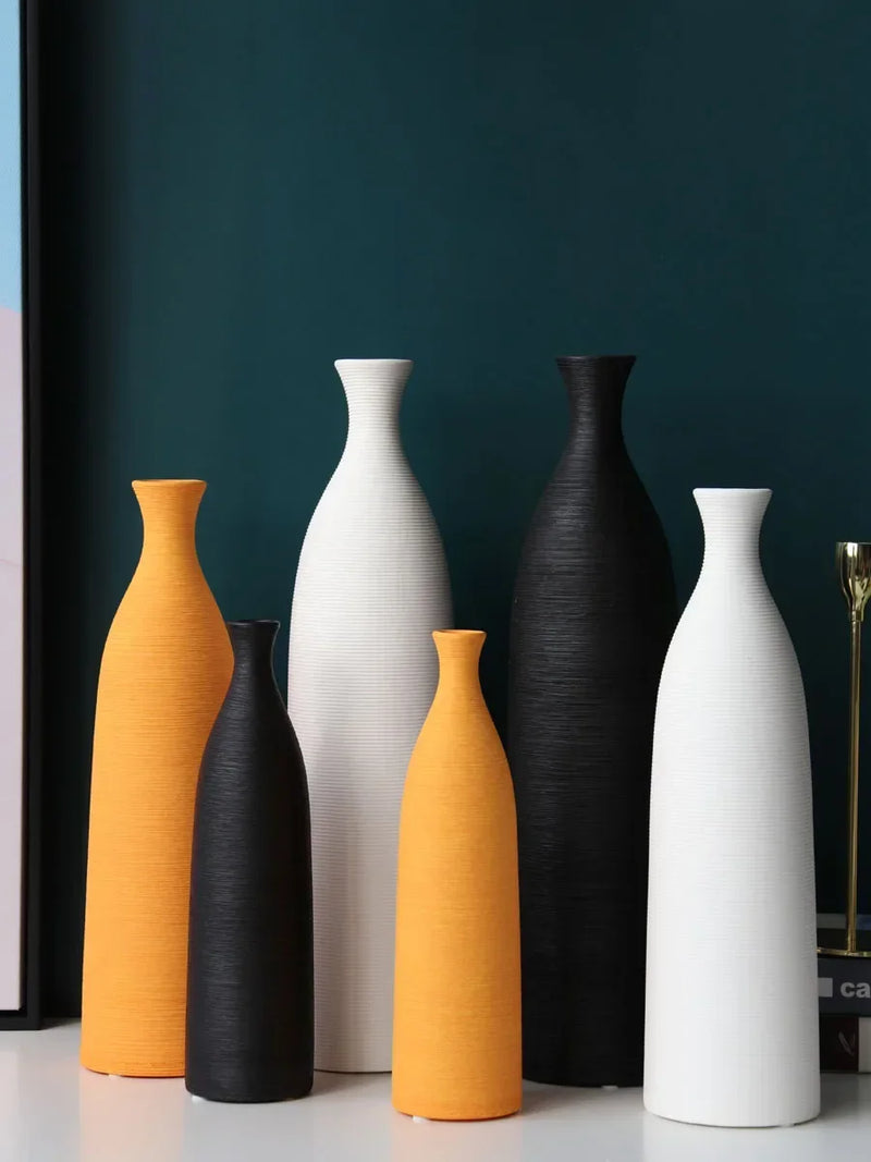 vase en céramique moderne pour décoration intérieure artisanale