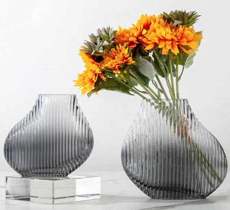 vase en verre soufflé à rayures pour décoration florale créative