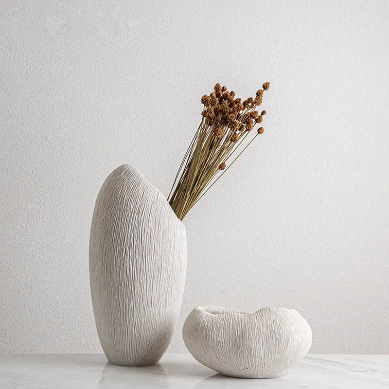 vase en résine avec texture corail pour décoration moderne