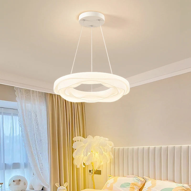 lustre romantique couronne pour chambre de petite fille