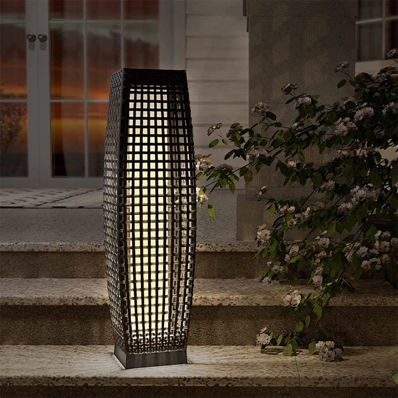 lampe extérieure solaire en rotin et osier décorative