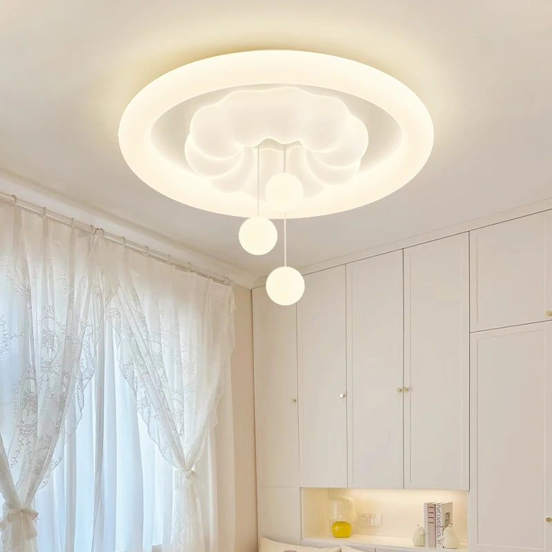 plafonnier nuage pour chambre d'enfant style crémeux et ludique