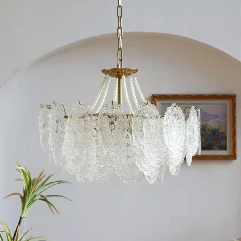 lustre moderne en verre clair pour intérieur élégant