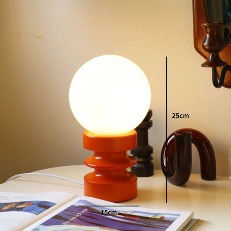 lampe à poser design en verre pour une ambiance chaleureuse