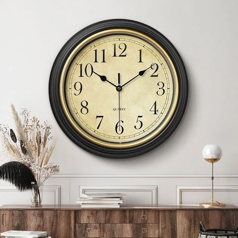 horloge murale vintage silencieuse avec chiffres romains et arabes