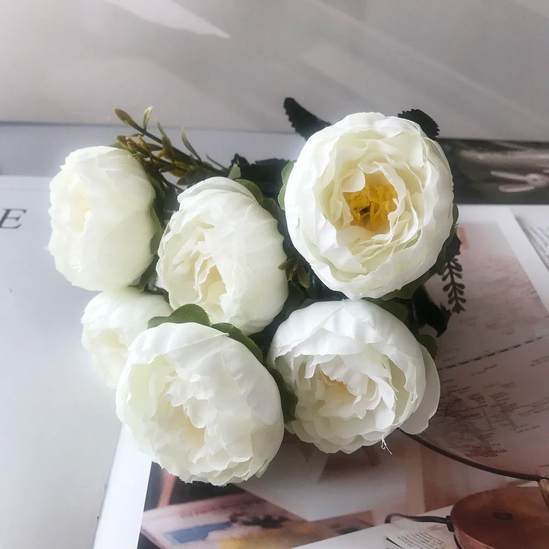 petit bouquet de fleurs artificielles pour décoration printanière et mariage