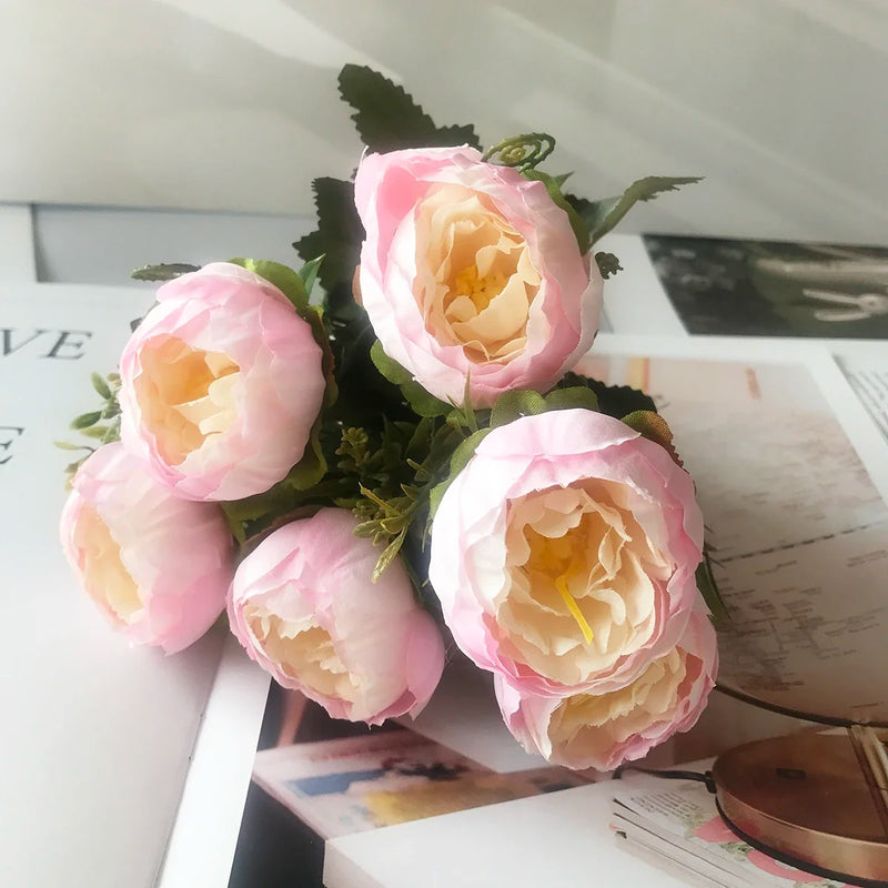 petit bouquet de fleurs artificielles pour décoration printanière et mariage