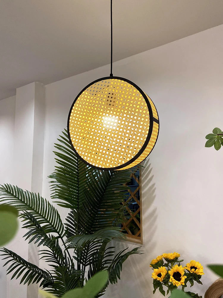 lustre créatif en rotin tissé pour décoration intérieure élégante