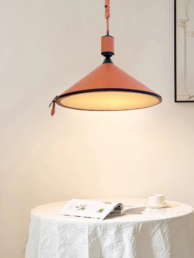 lustre led moderne avec ceinture en cuir décoration intérieure élégante