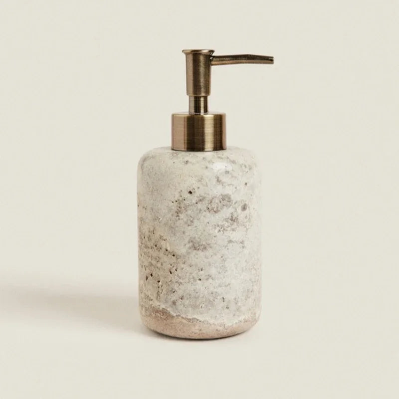 ensemble d'accessoires en travertin wabi-sabi pour salle de bain