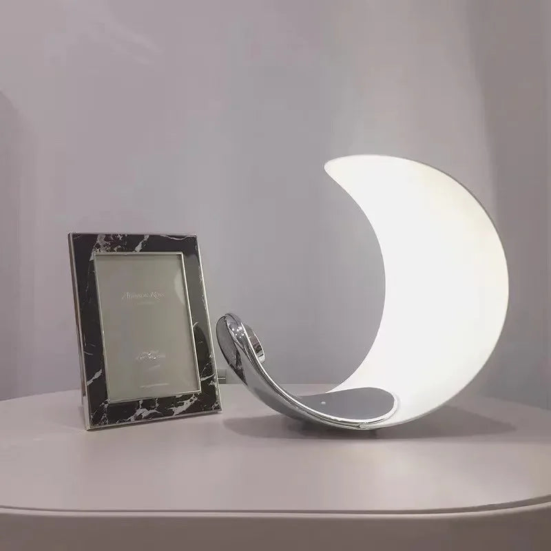 lampe de chevet nordique décorative led en forme de lune 2024