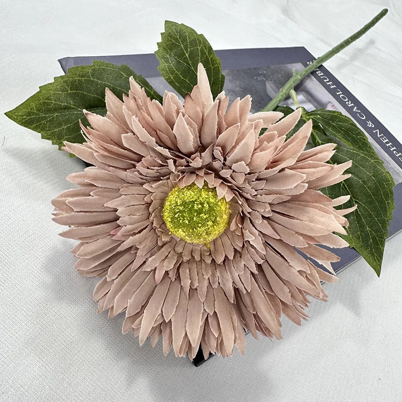 gerbera simple avec feuilles pour décoration de mariage et fête