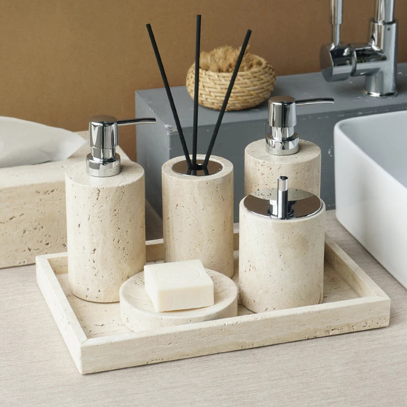 ensemble accessoires salle de bain en travertin beige naturel