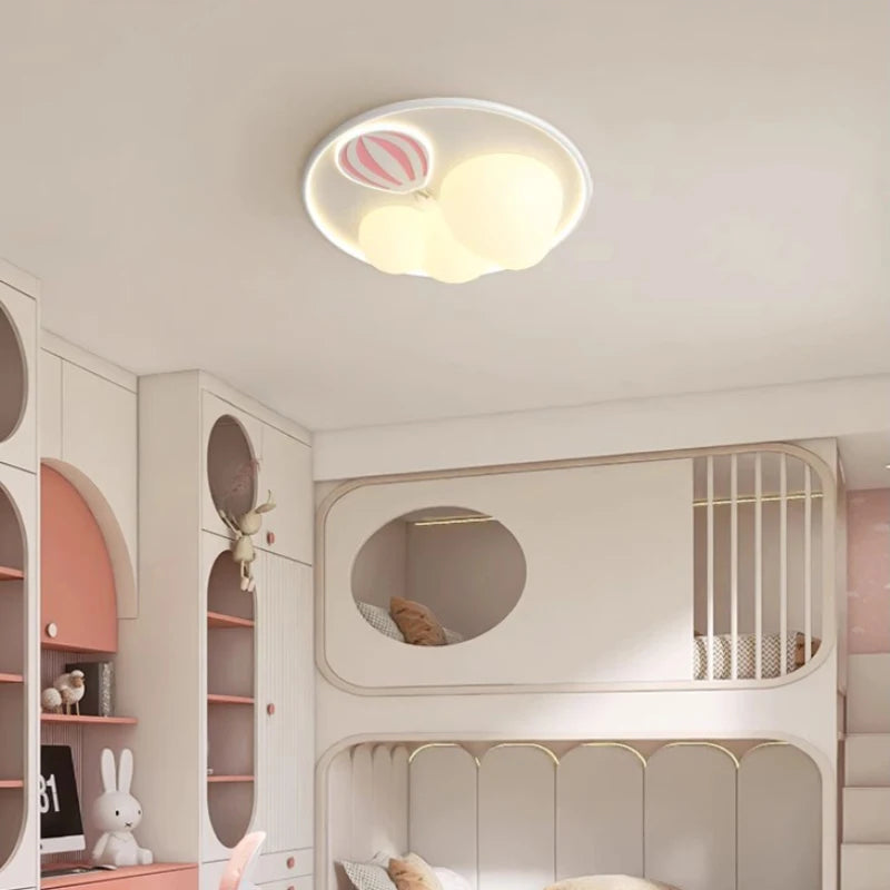 plafonnier moderne montgolfière pour chambre de fille