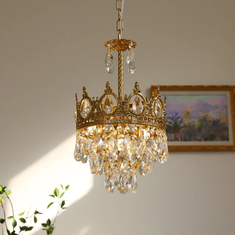 lustre en cristal moderne design élégant pour intérieur haut de gamme