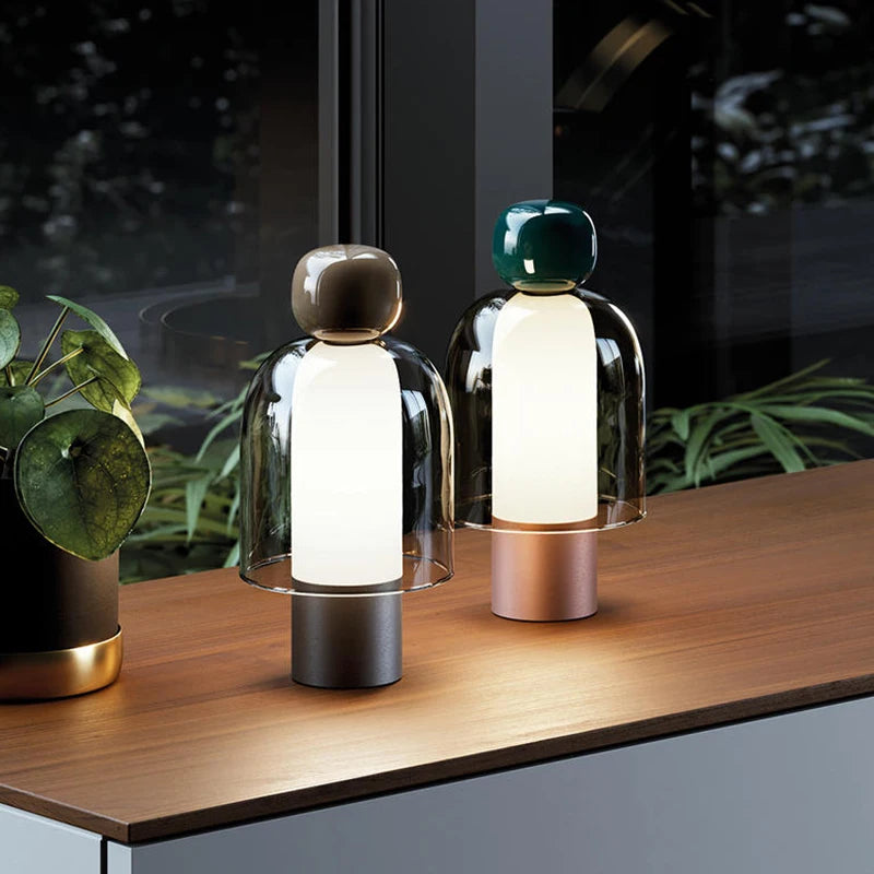 lampe de bureau moderne avec chargeur usb intégrée et design minimaliste