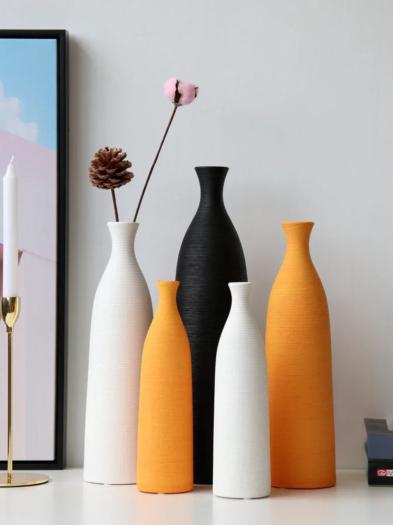 vase en céramique moderne pour décoration intérieure artisanale