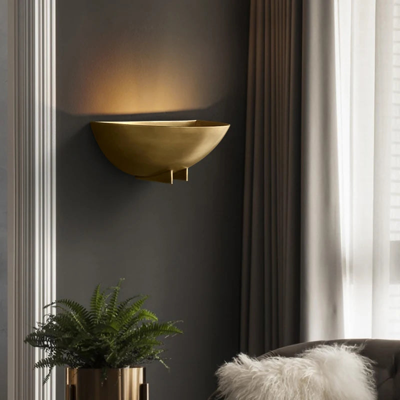 lampe de chevet en cuivre design luxe pour intérieur élégant