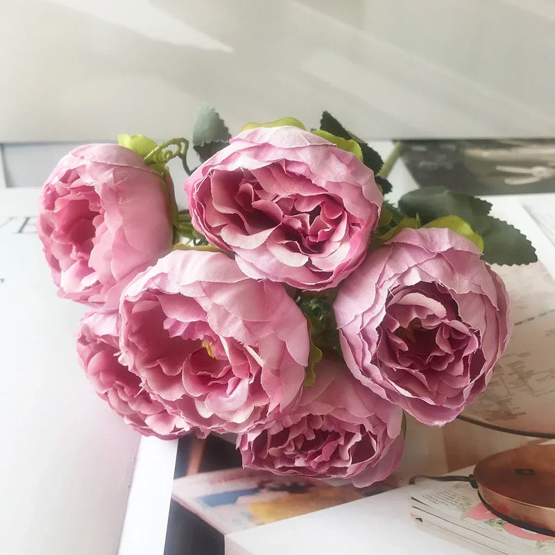 petit bouquet de fleurs artificielles pour décorations printanières et festives