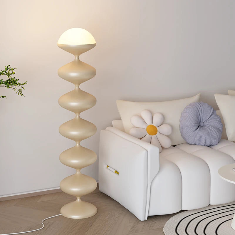 lampadaire minimaliste design pour une ambiance élégante et moderne