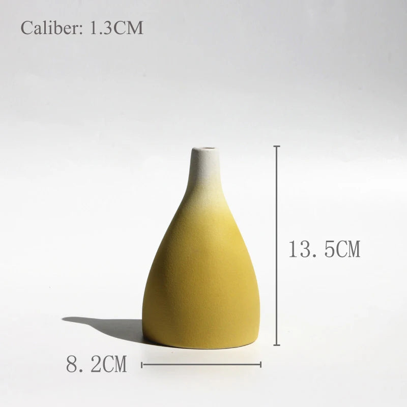 vase moderne en céramique pour décoration originale de votre intérieur