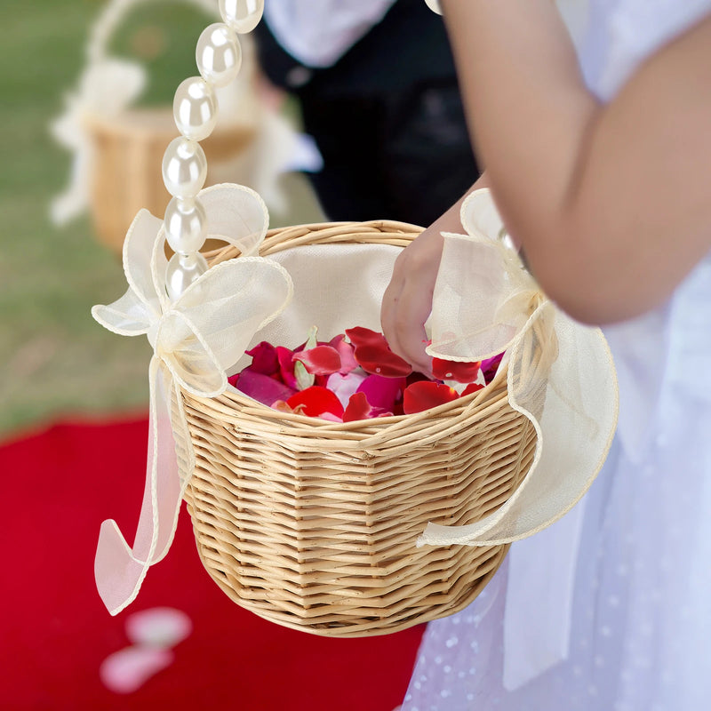 panier à fleurs en rotin pour mariage et décoration festive