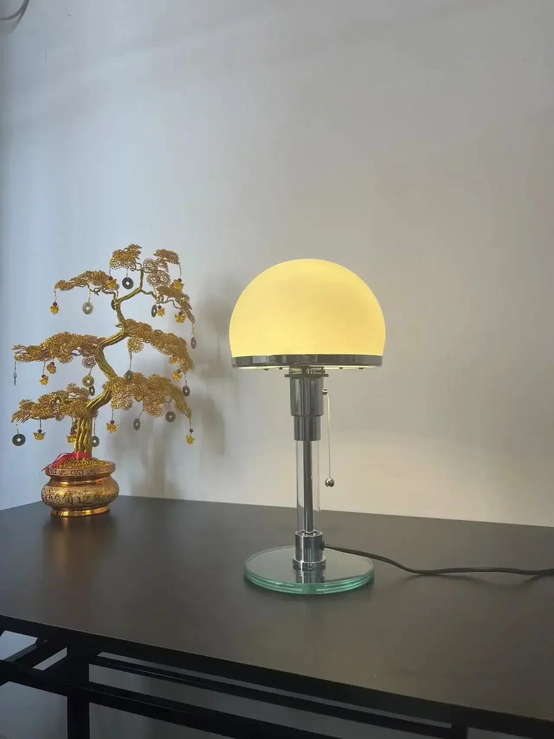 lampe de bureau moderne au design nordique élégant et fonctionnel