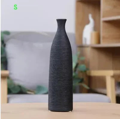 vase en céramique moderne pour décoration intérieure artisanale