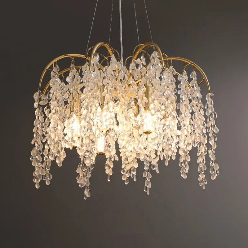 lustre en cristal doré pour un éclairage luxueux intérieur