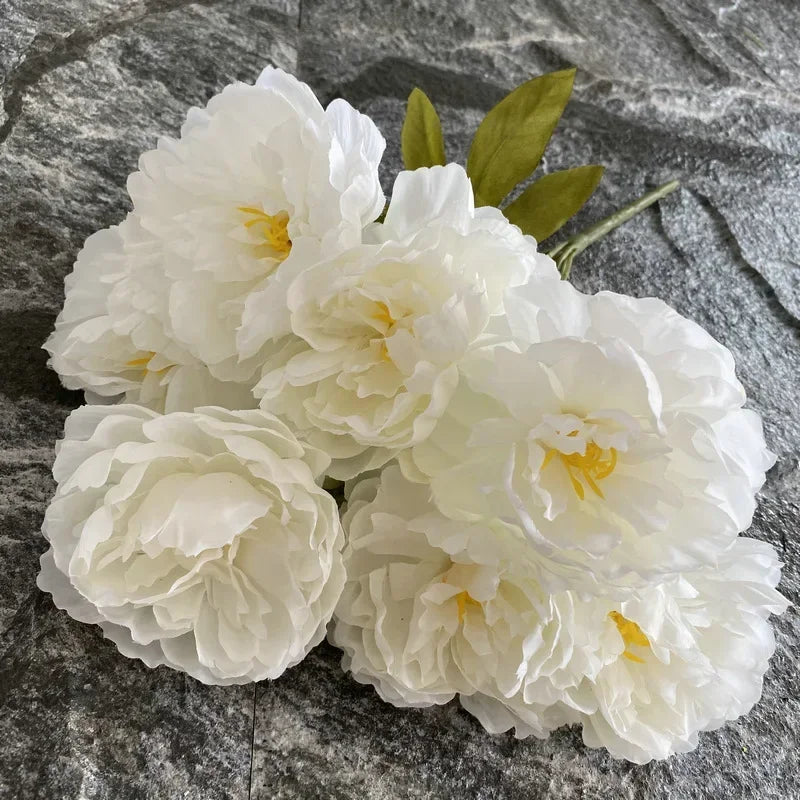 bouquet de sept pivoines en soie pour décoration intérieure et mariage